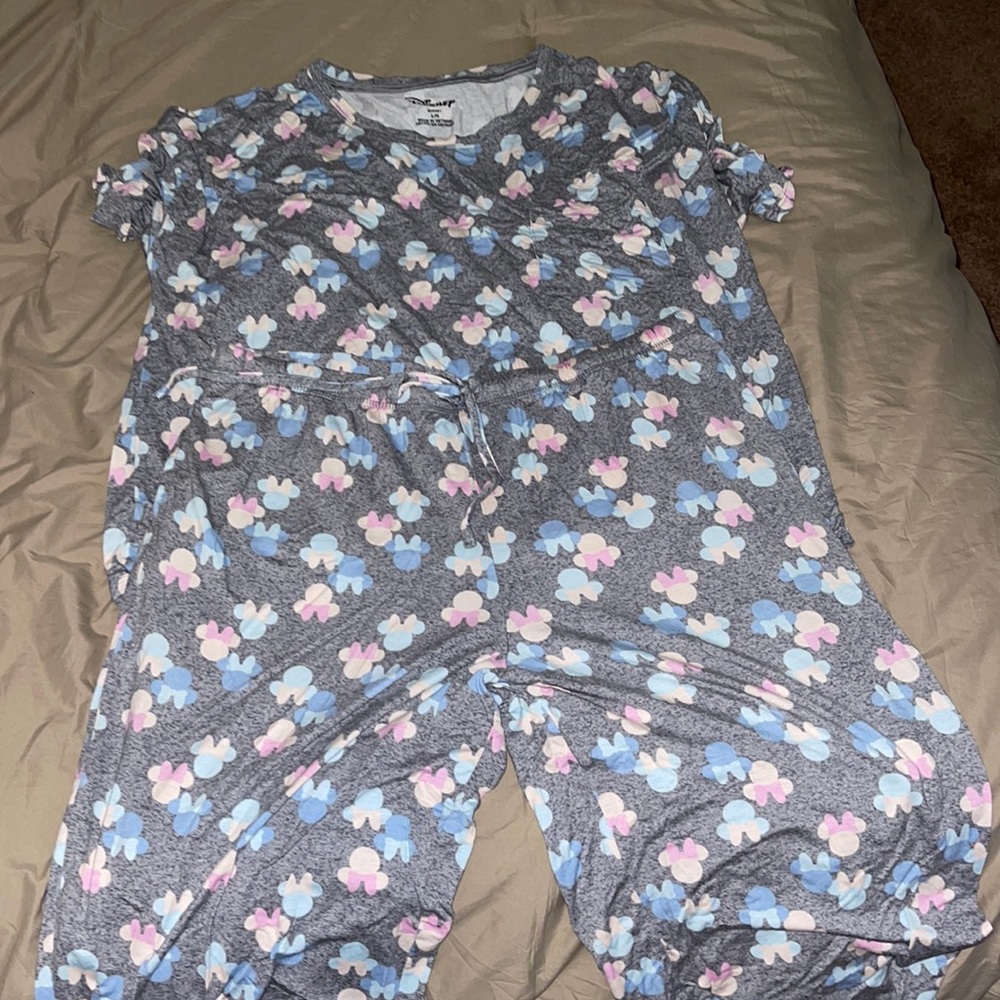 For all the Disney lovers!! Cute pj set for you!!